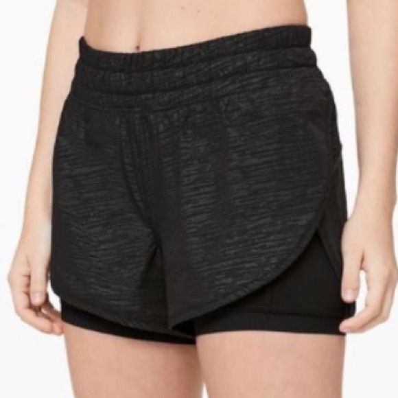 Lululemon Bootcamp Ready Short in Stride Emboss Black - Picture 1 of 7